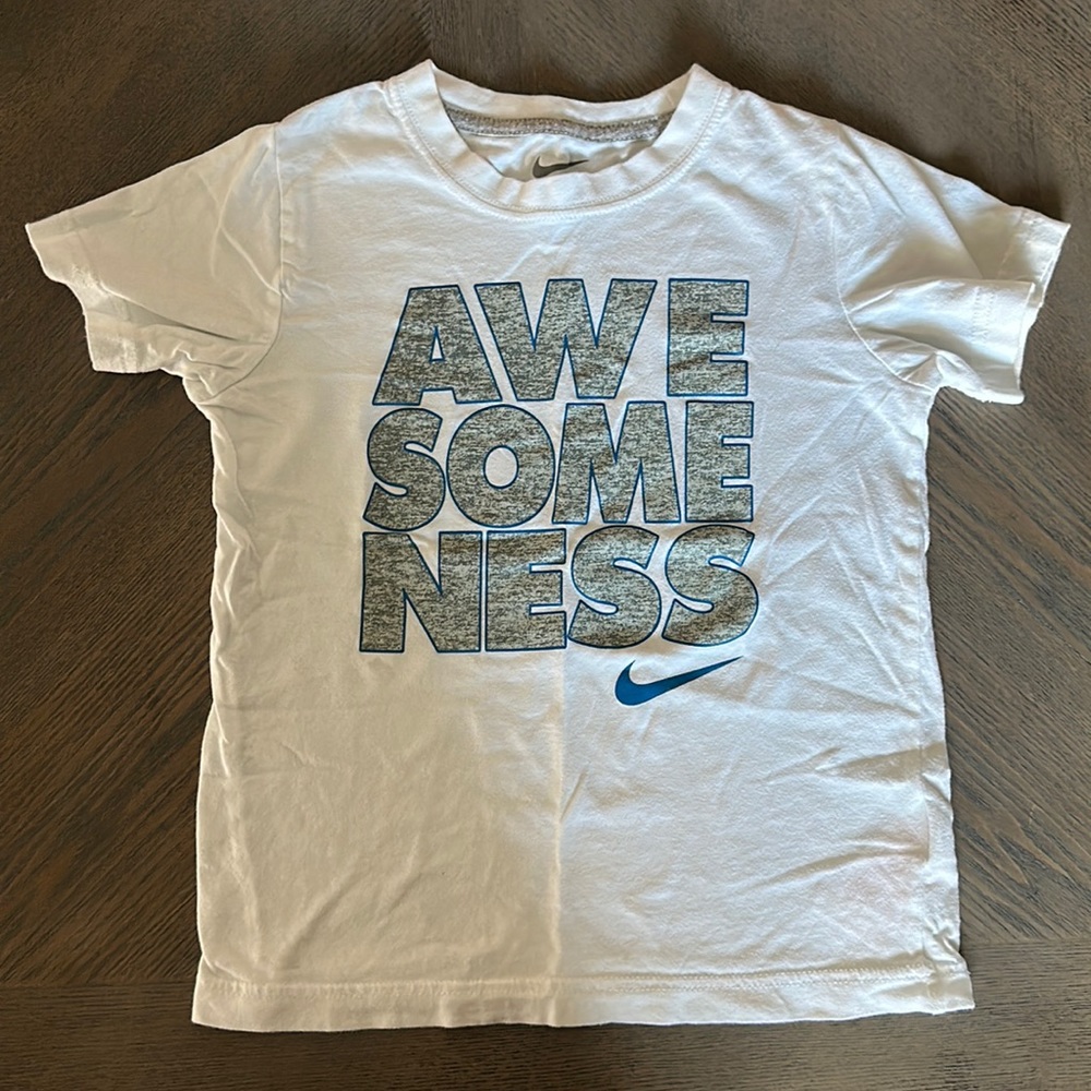 5/$25- nike boys t-shirt size 7